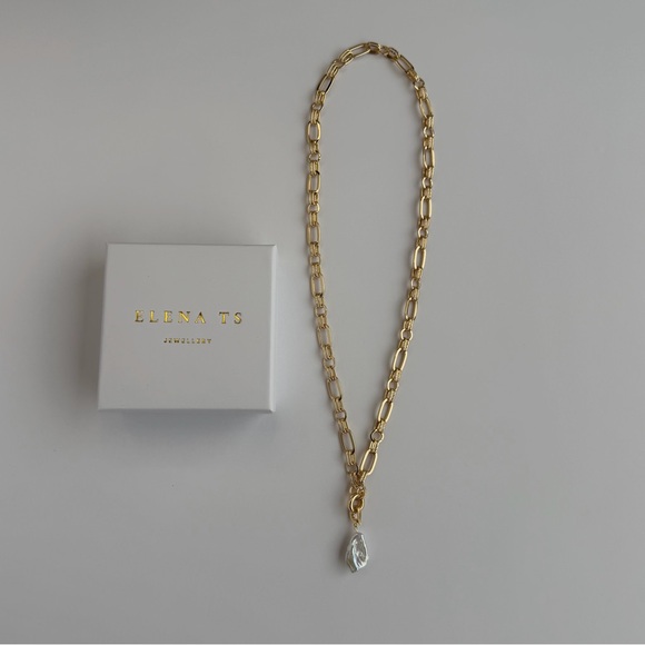 Jewelry - 533 Gold Chain Necklace with Pearl Pendant